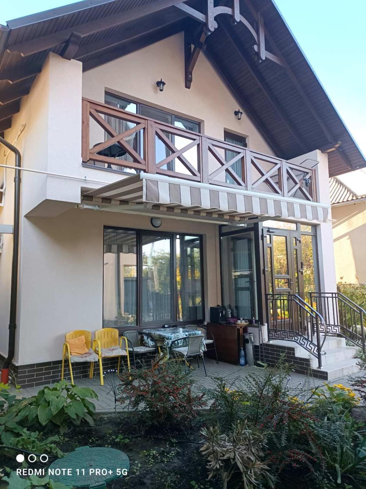Casa Cu Nuferi *